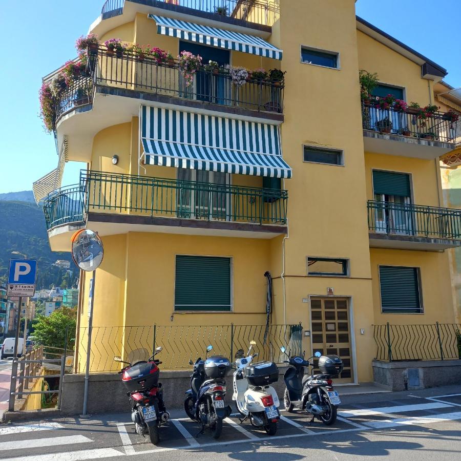 レヴァントLa Casa Di Walterアパートメント エクステリア 写真